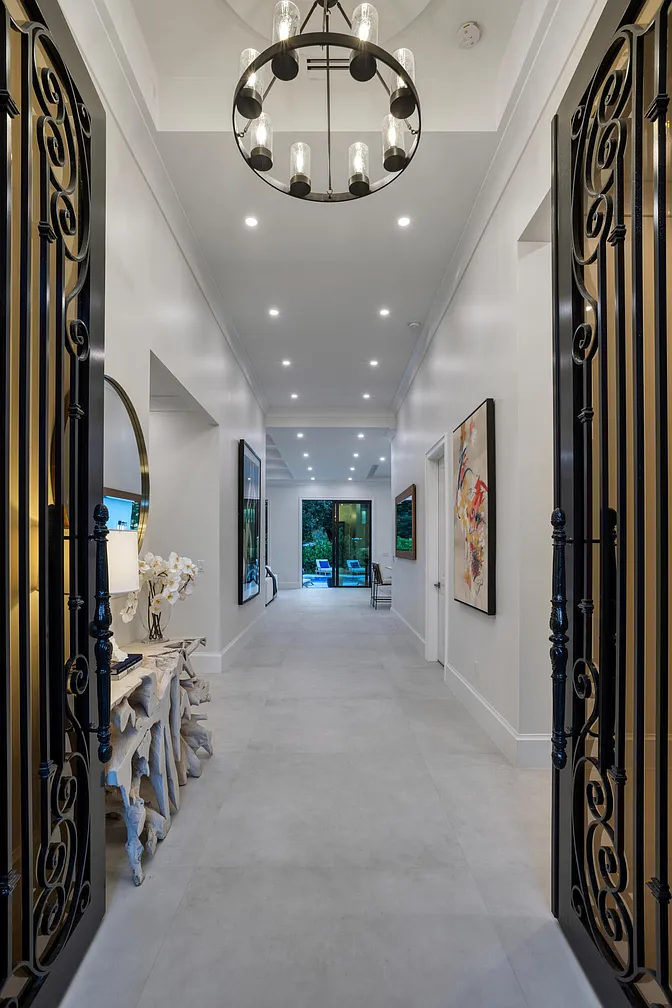 Residential architecture and interior details from the Avi Davi gallery